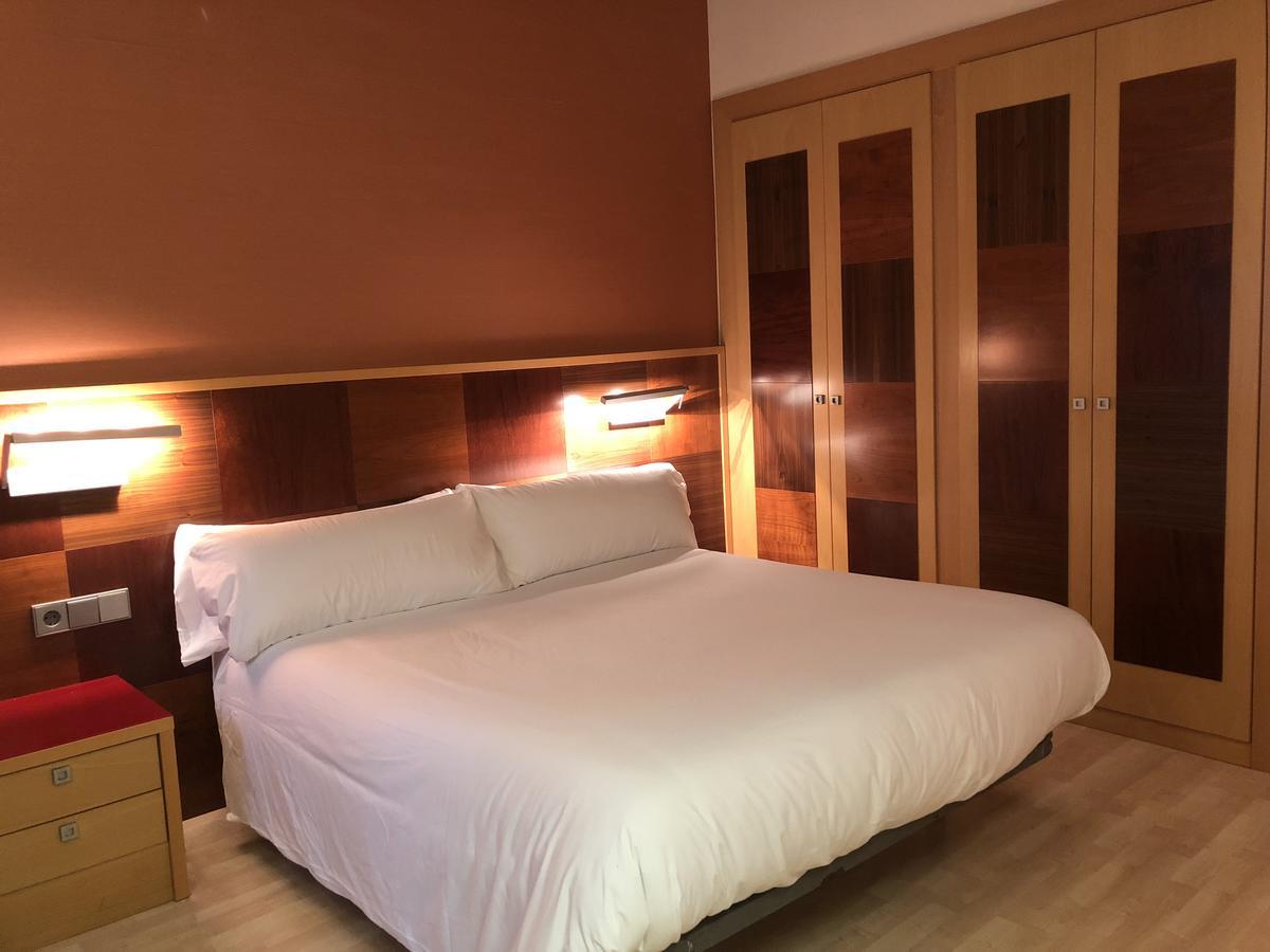 Hostal De La Gloria Виладрау Экстерьер фото