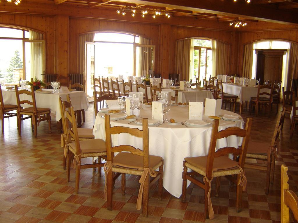 Hostal De La Gloria Виладрау Экстерьер фото
